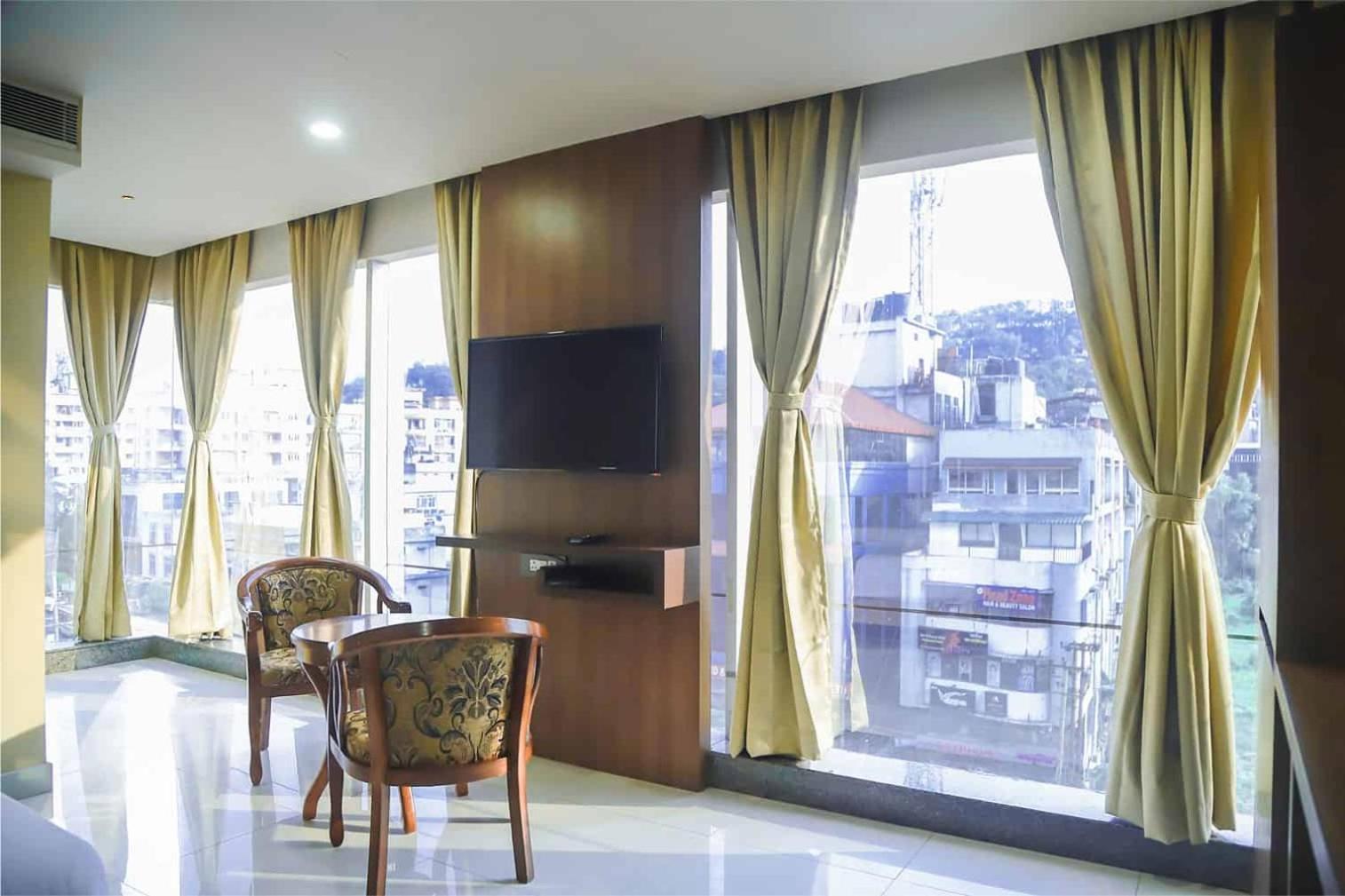 Hotel Apollo Grand Гувахати Екстериор снимка