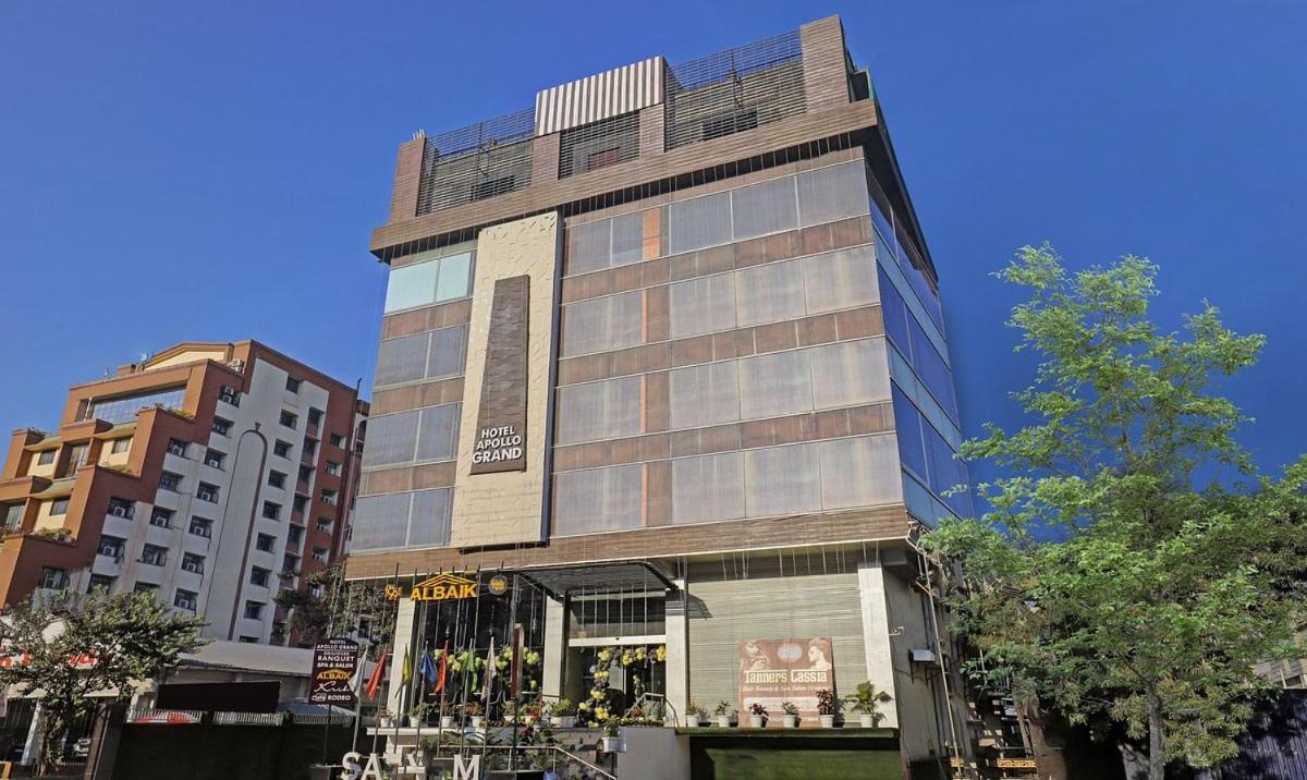 Hotel Apollo Grand Гувахати Екстериор снимка